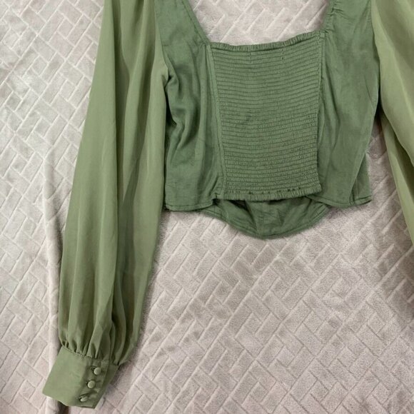 Urban Outfitters Womans Medium Crop Top Green Long Sheer Sleeve Smocked Back - Picture 15 of 16